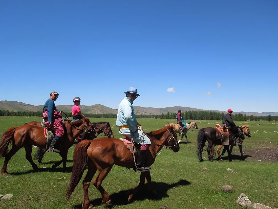 Confidences Nomades - Voyage chamanique en Mongolie 9 jours – Cheval, territoire et cascade de l’Orkhon