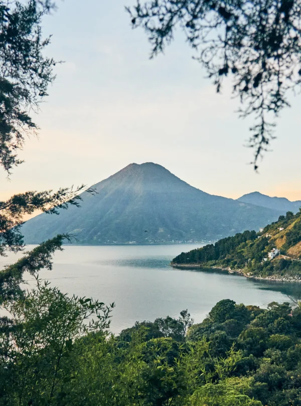 Guatemala – Fêtes des Morts : immersion spirituelle dans la cosmovision maya et la communauté K’iche’ Édition spéciale Día de los Muertos – Confidences Nomades