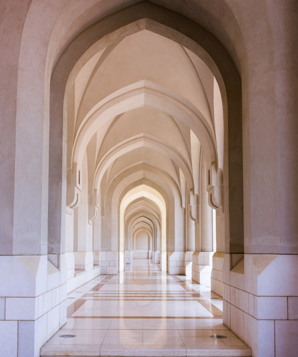 al alam palace corridor (1)